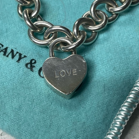 Excellent condition authentic Tiffany & co link bracelet and love padlock - Picture 4 of 8